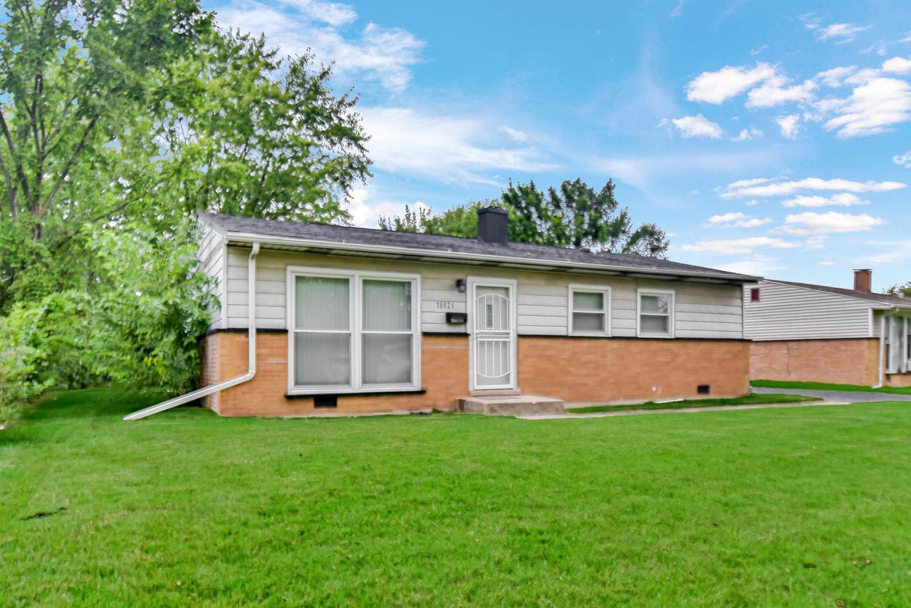 16624 Oxford Dr., Markham, IL 60428