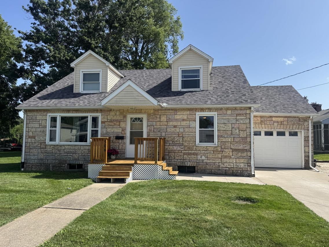 506 SW 3rd St., Aledo, IL 61231