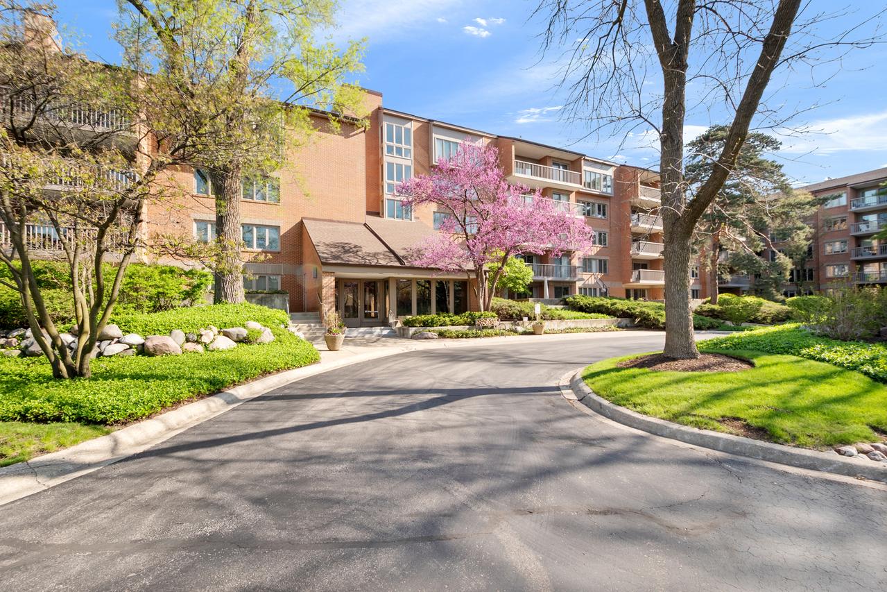 22 Park Ln. #111, Park Ridge, IL 60068