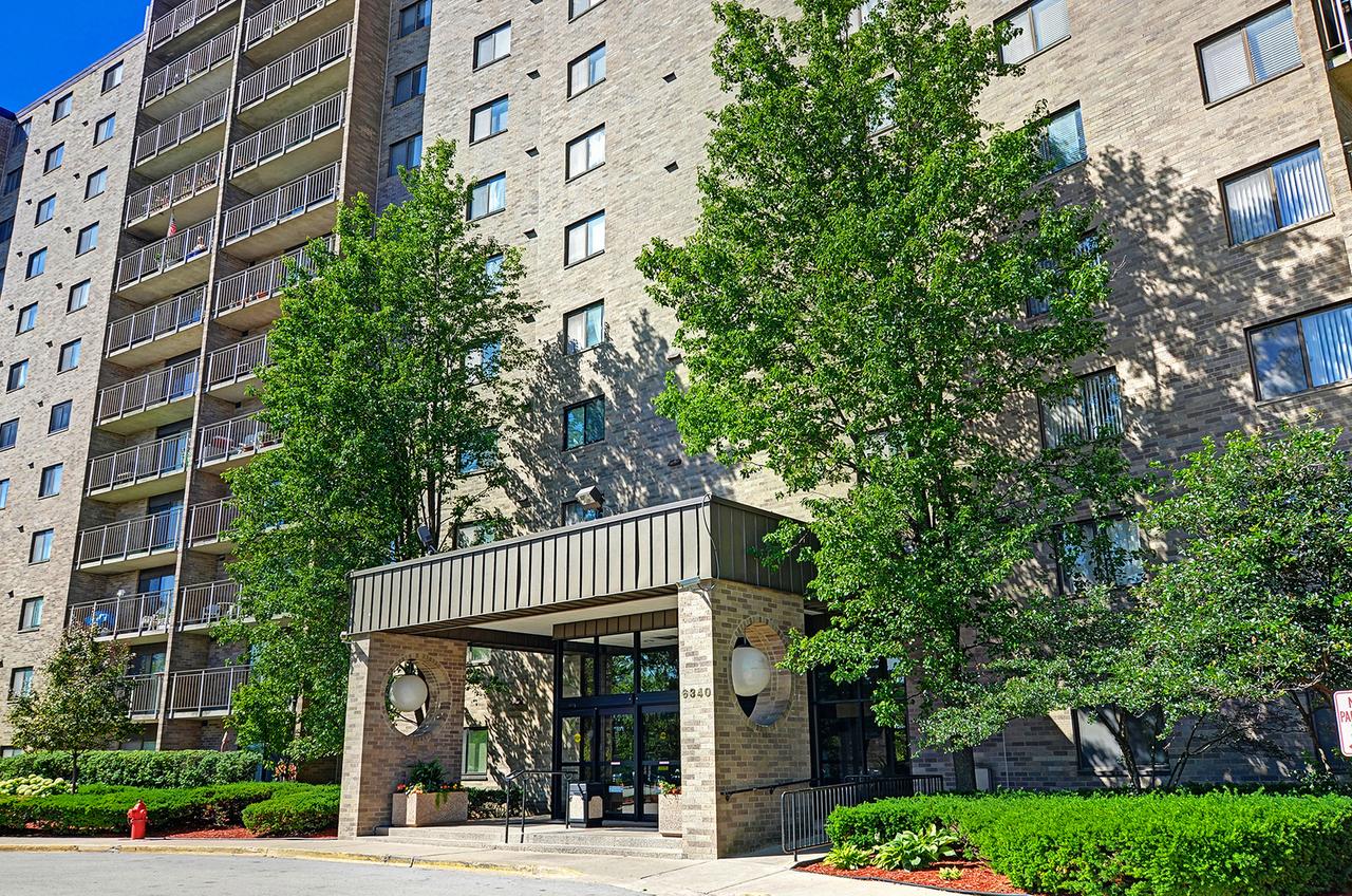 6340 Americana Dr. #117, Willowbrook, IL 60527