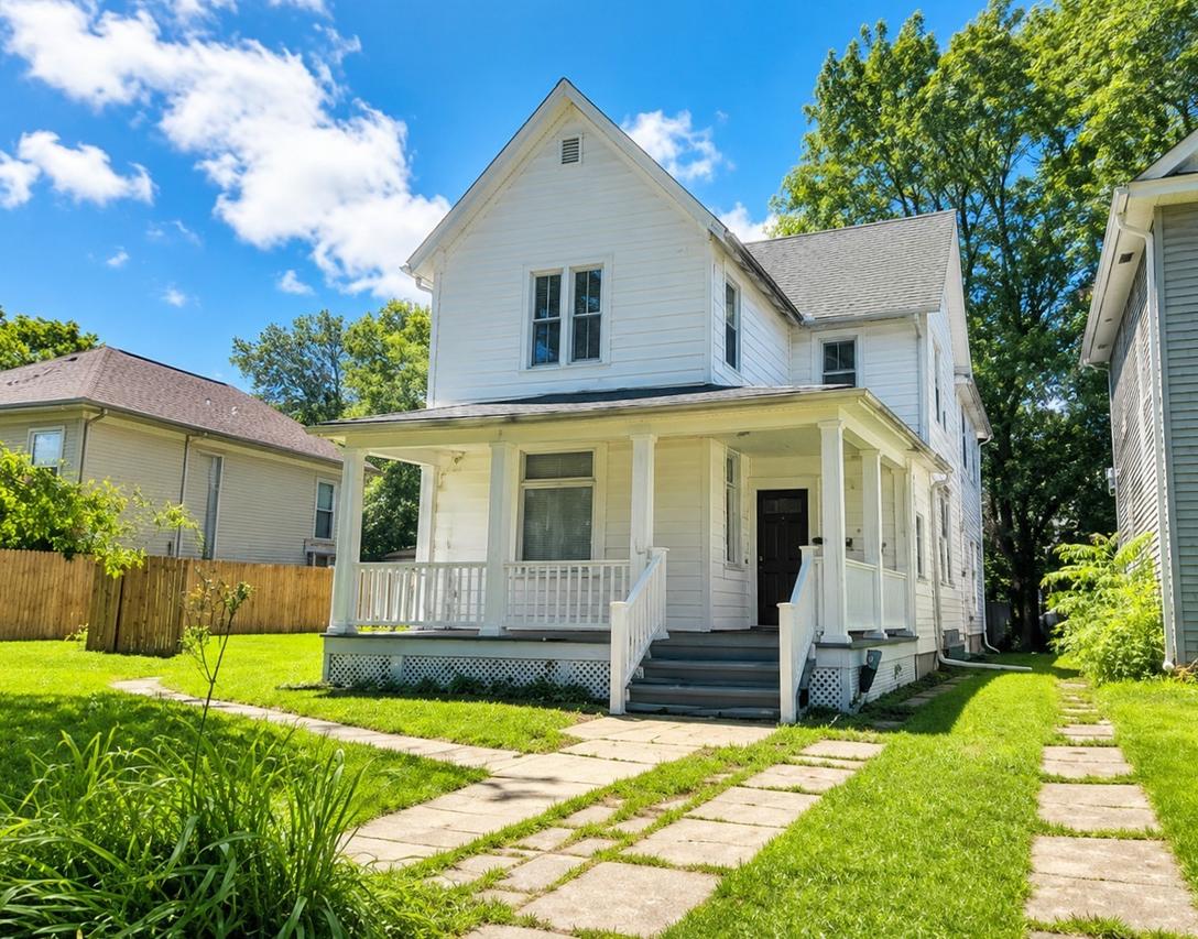 109 5th Ave., Sterling, IL 61081
