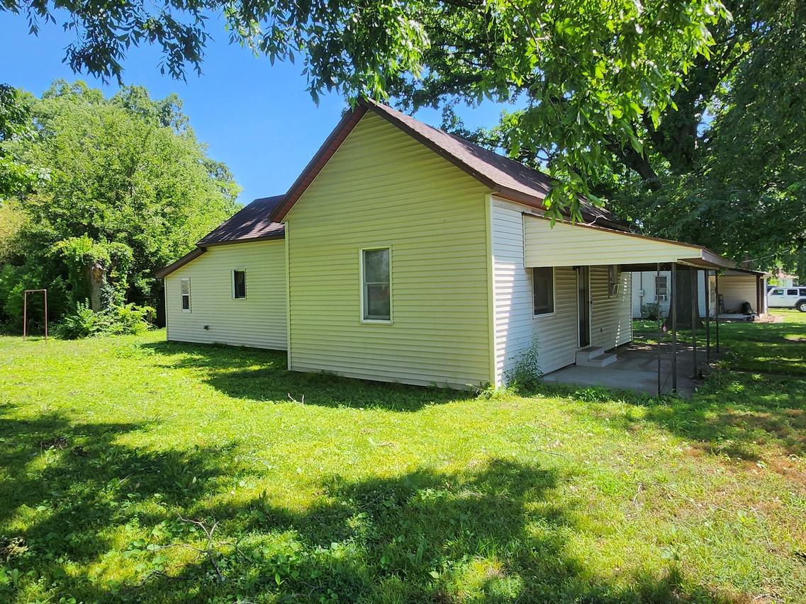 33 Cripple Creek Rd., Pinckneyville, IL 62274