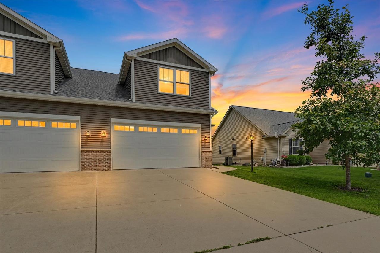 816 Sedgegrass Dr., Champaign, IL 61822