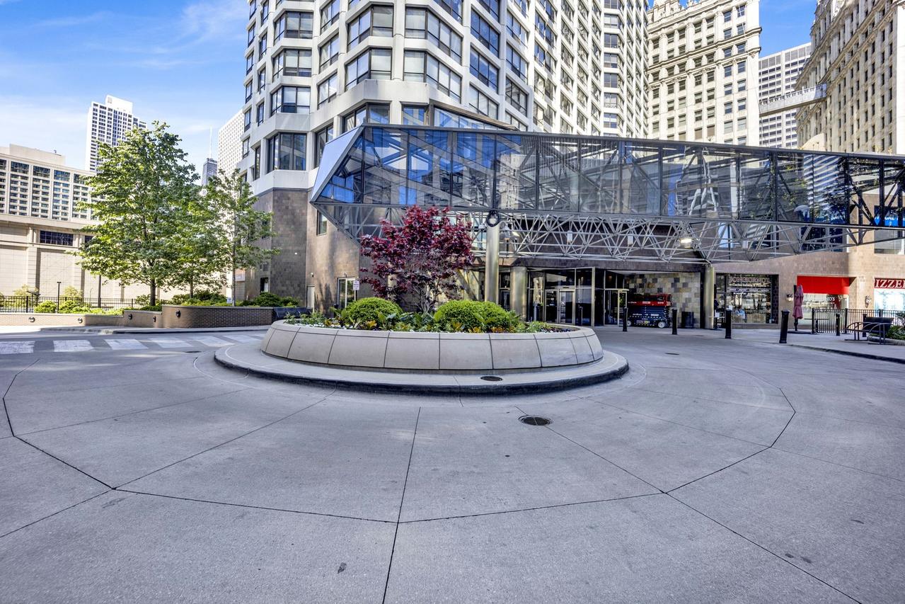 405 N Wabash Ave. #104, Chicago, IL 60611