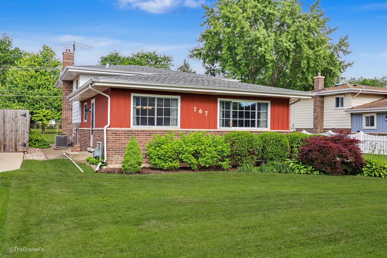 767 N Willow Rd., Elmhurst, IL 60126