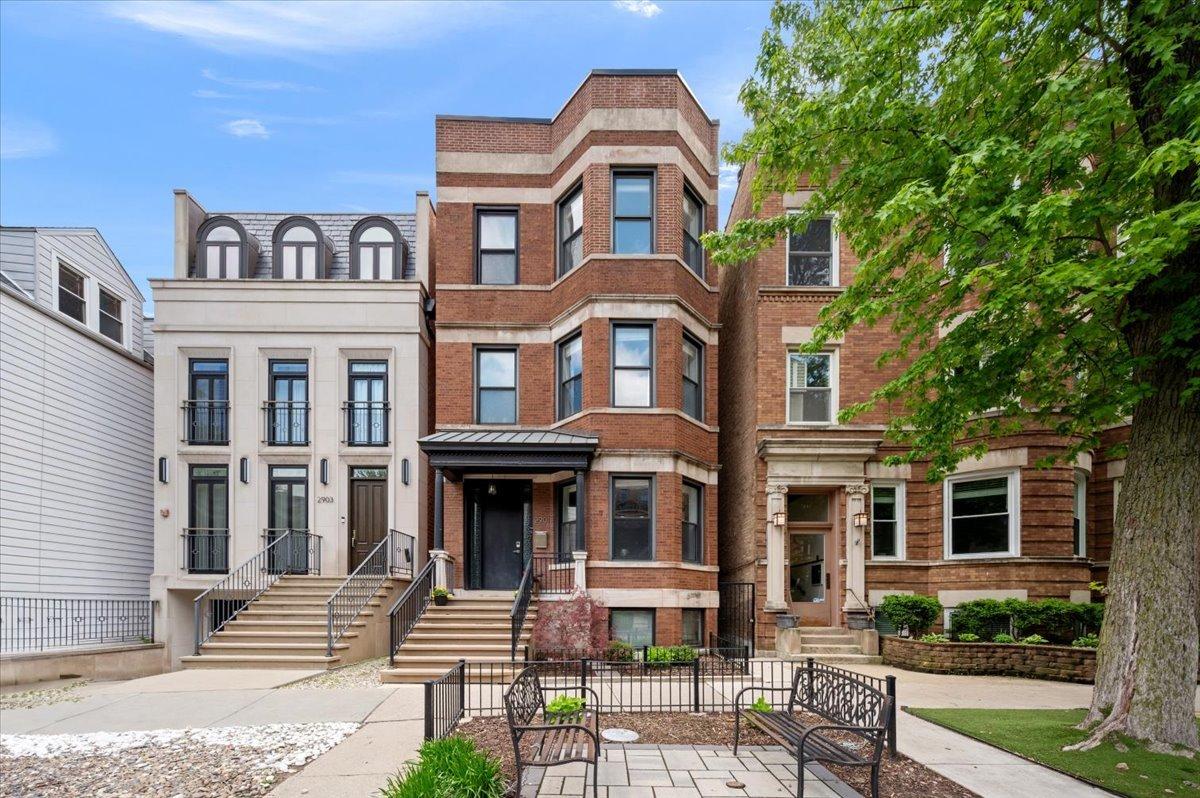 2901 N Burling St., Chicago, IL 60657