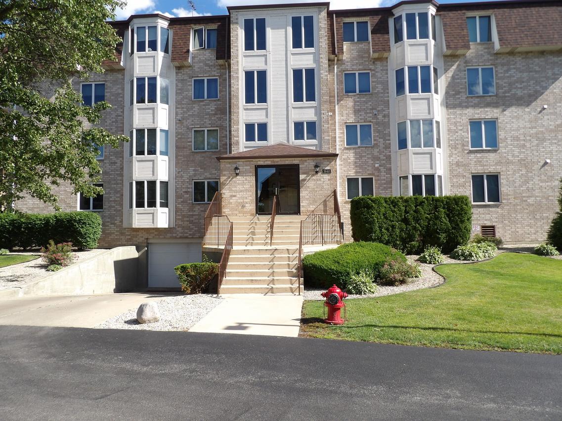 3640 186th St. #402, Lansing, IL 60438