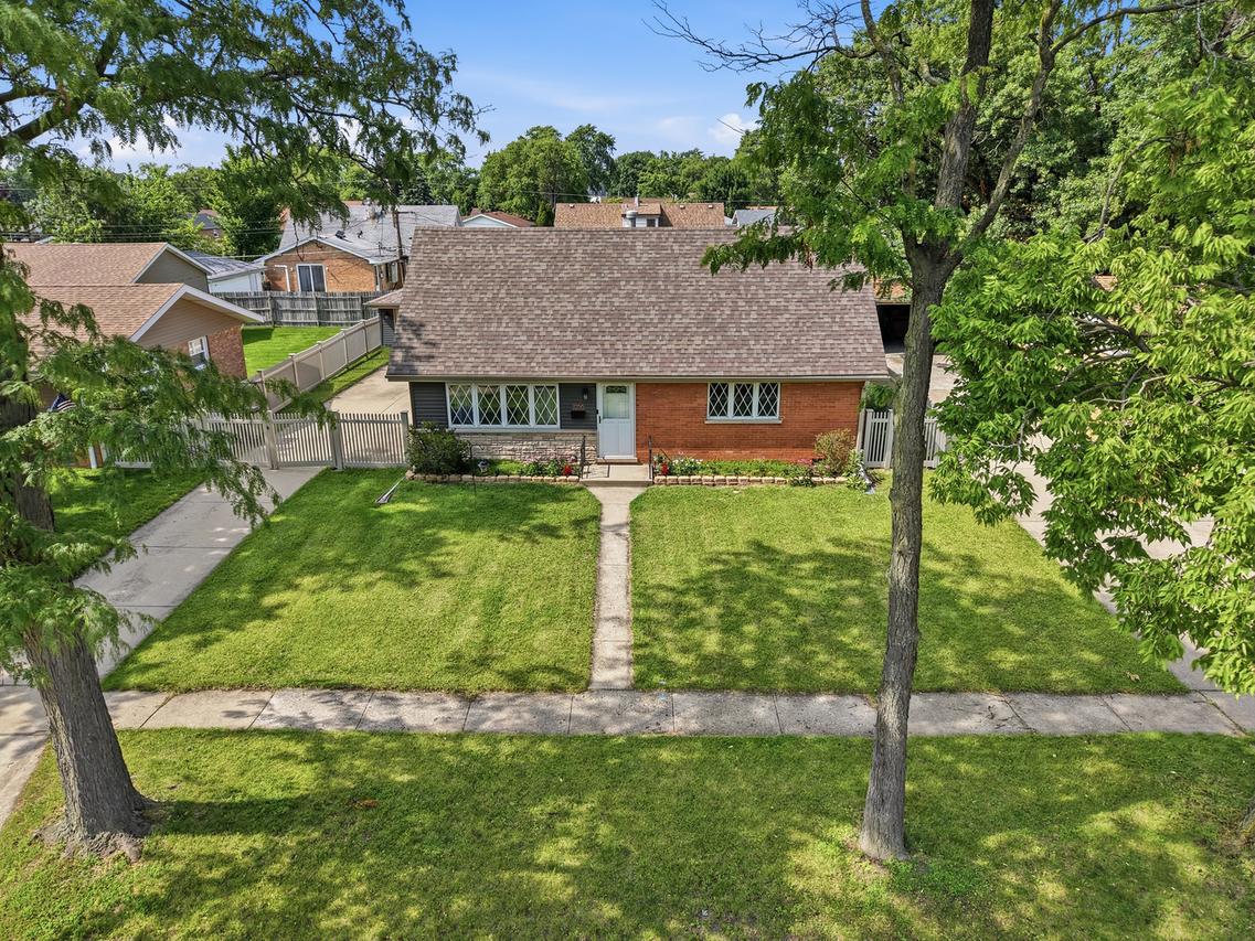 7036 Oxford St., Bridgeview, IL 60455