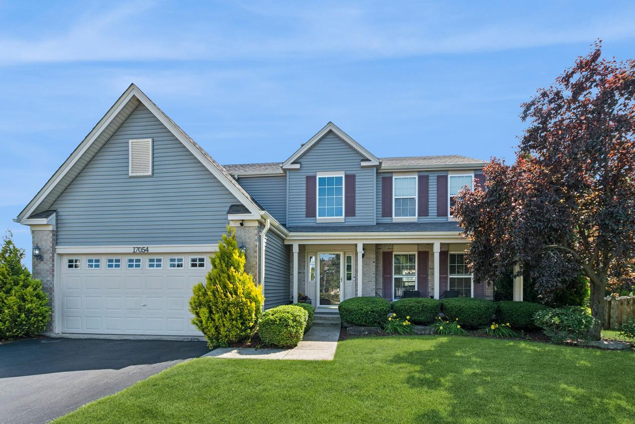 17054 S Neuberry Ridge Ct., Lockport, IL 60441