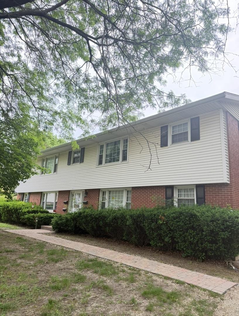 120 Caroline Ct., Geneva, IL 60134