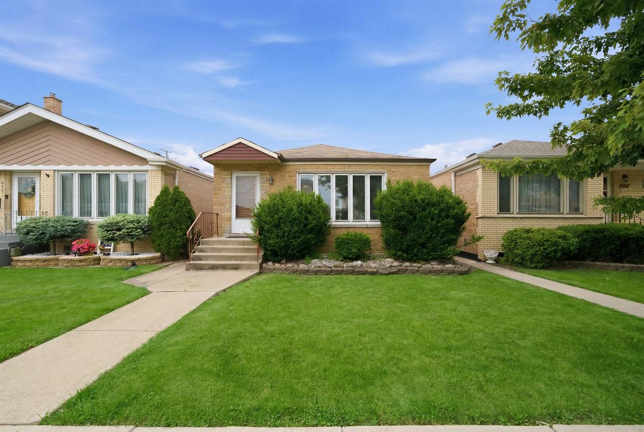 6111 W 55th St., Chicago, IL 60638