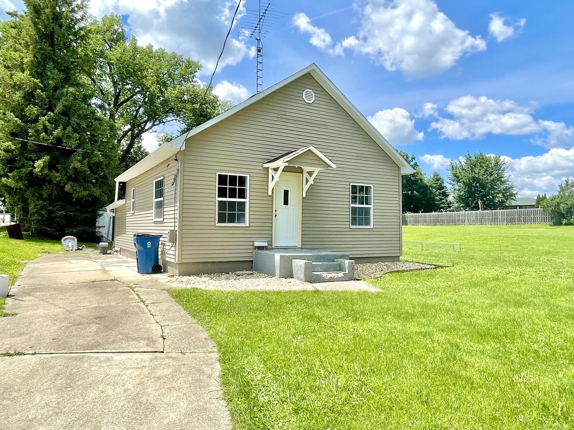 529 N School Ave., Oglesby, IL 61348