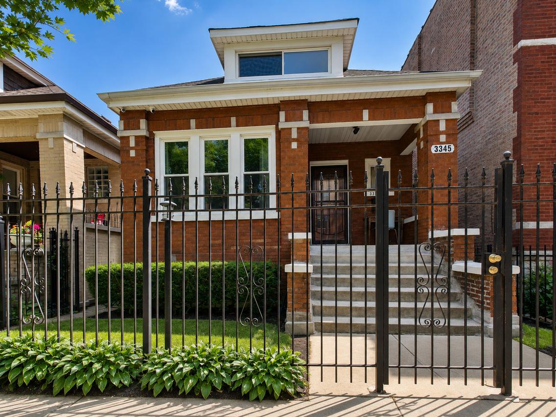 3345 W Carroll Ave., Chicago, IL 60624