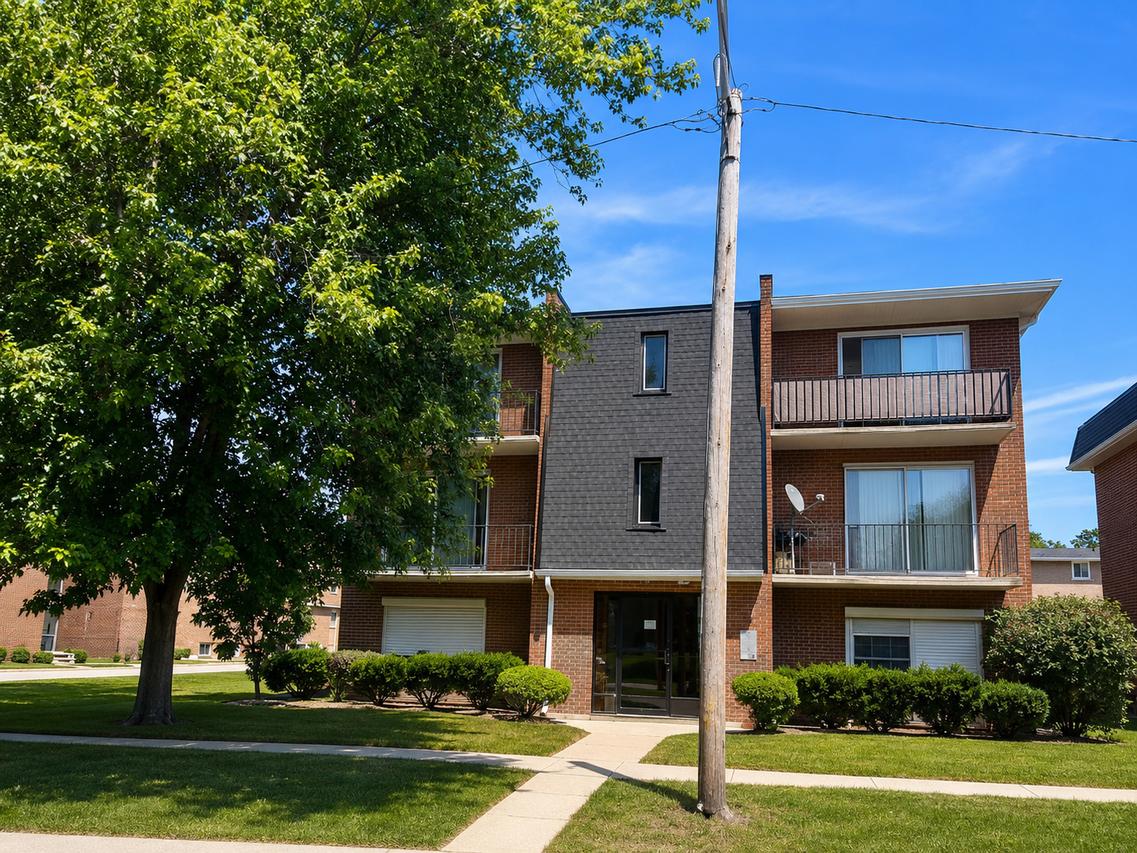 653 Chappel Ave. #1N, Calumet City, IL 60409