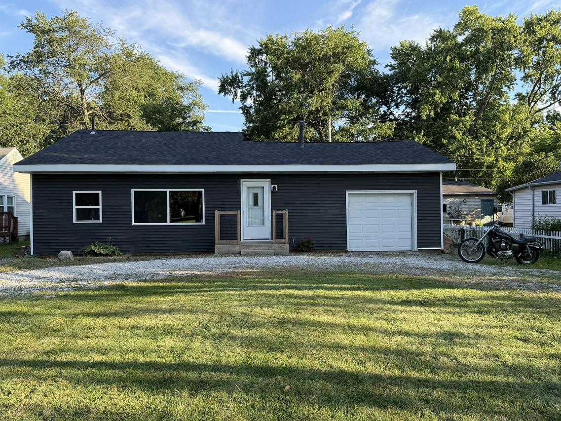 2601 W John St., Champaign, IL 61821