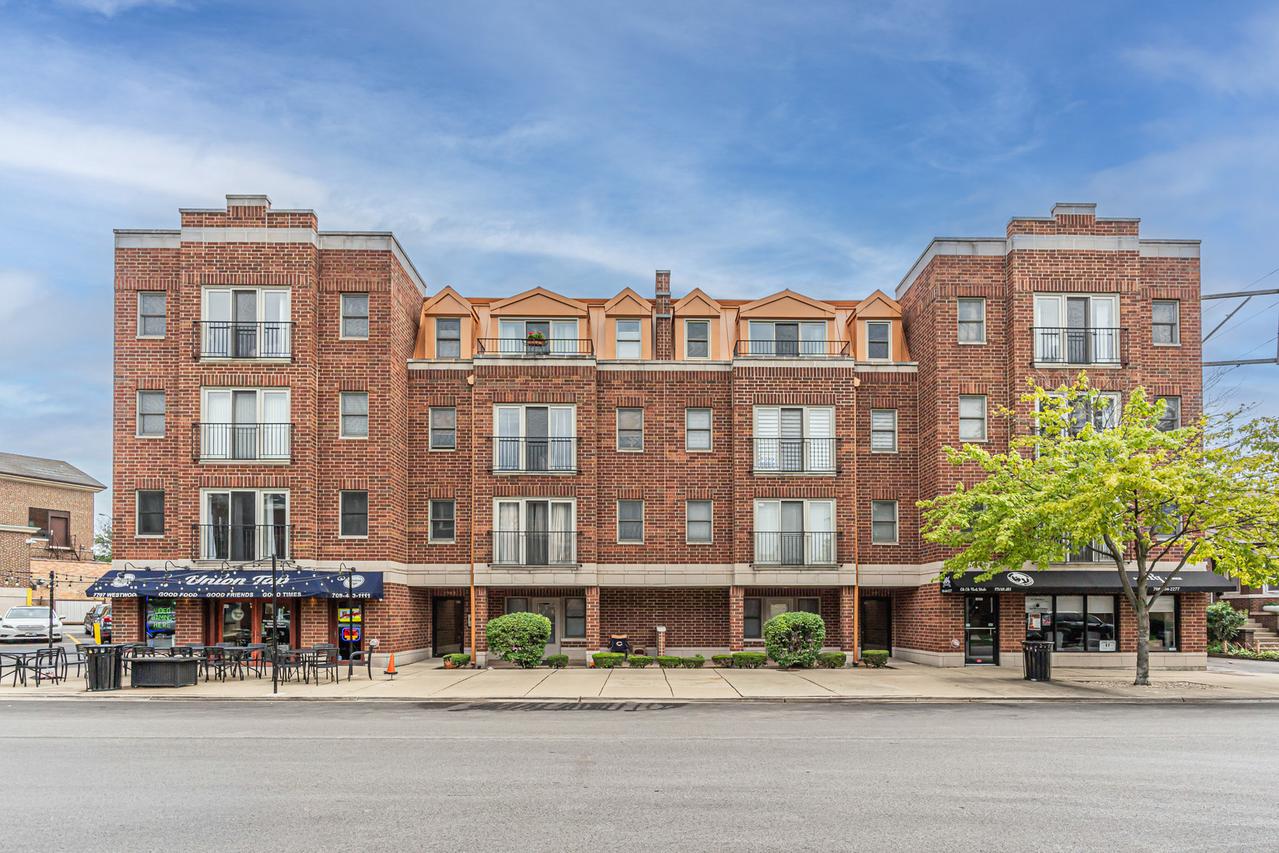 7707 Westwood Dr. #1B, Elmwood Park, IL 60707