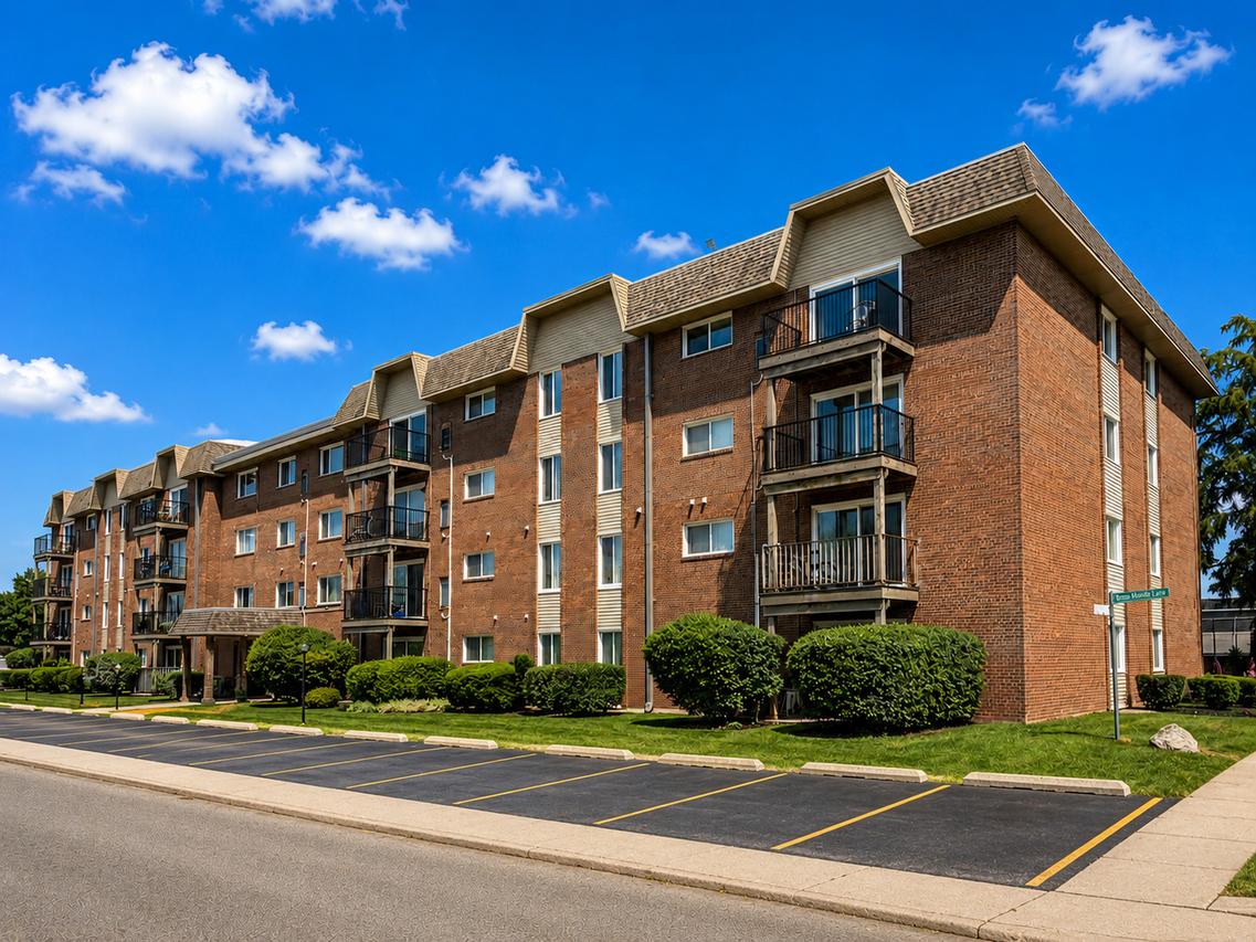 2301 Beau Monde Ln. #406, Lisle, IL 60532