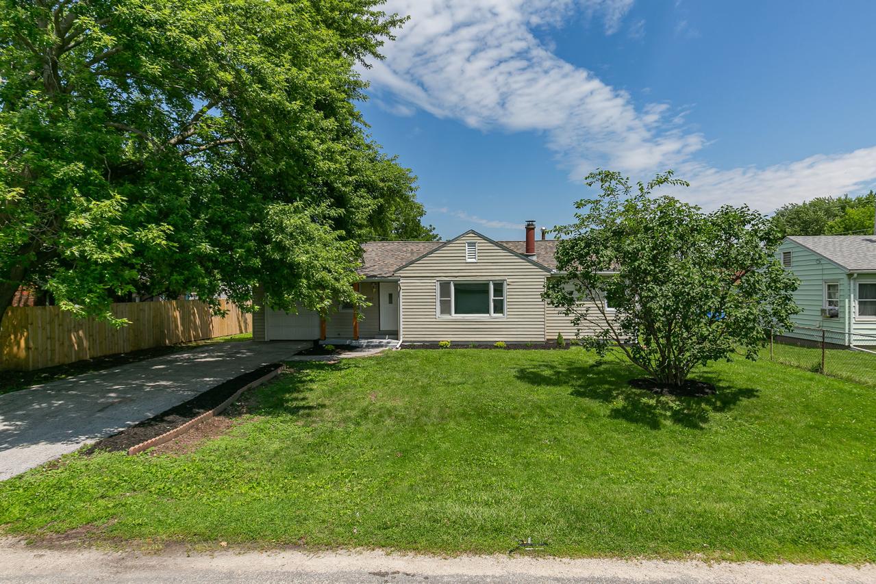 307 33rd Ave., East Moline, IL 61244