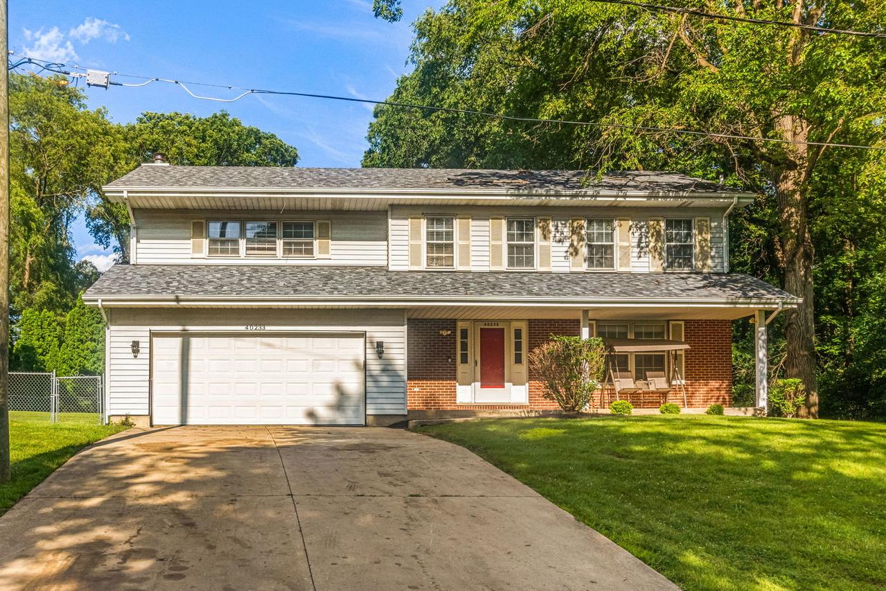 40233 N Lakeview Ave., Antioch, IL 60002