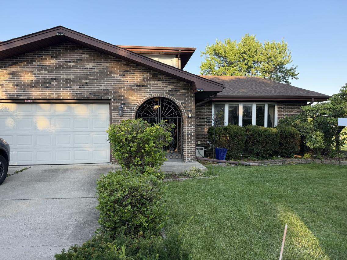 8541 S 83rd Ave., Hickory Hills, IL 60457