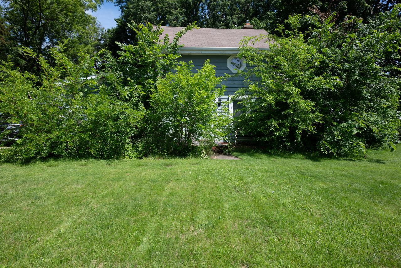 210 E Miller Ave., Hinckley, IL 60520