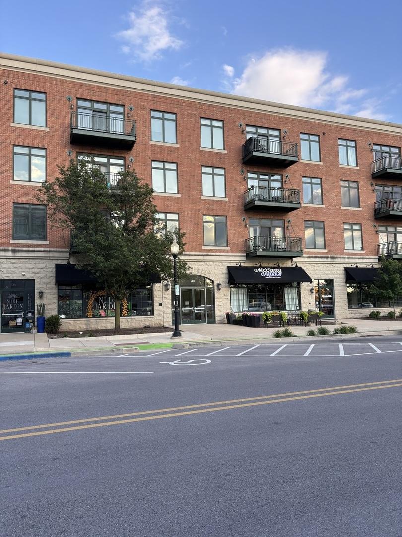 140 S River St. #212, Aurora, IL 60506