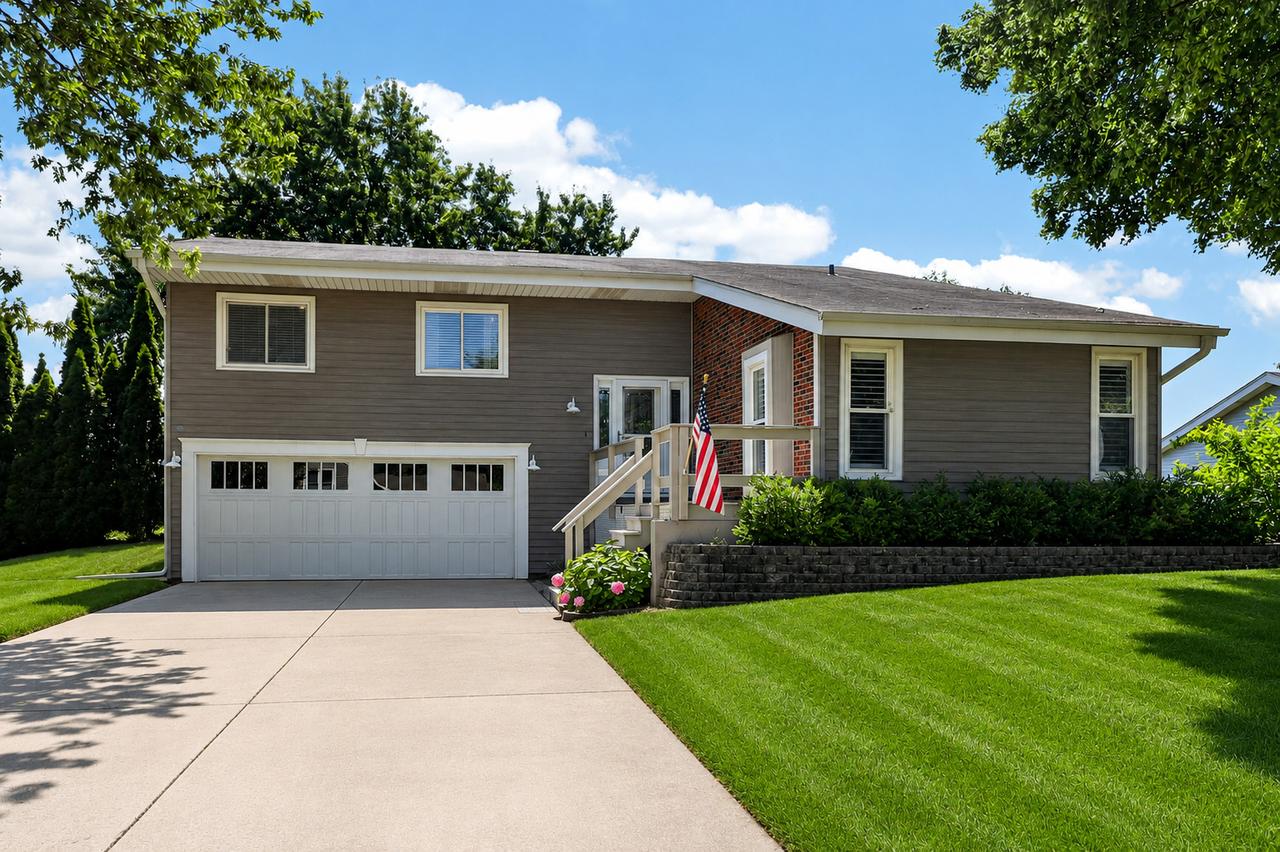 186 Royce Dr., Bloomingdale, IL 60108