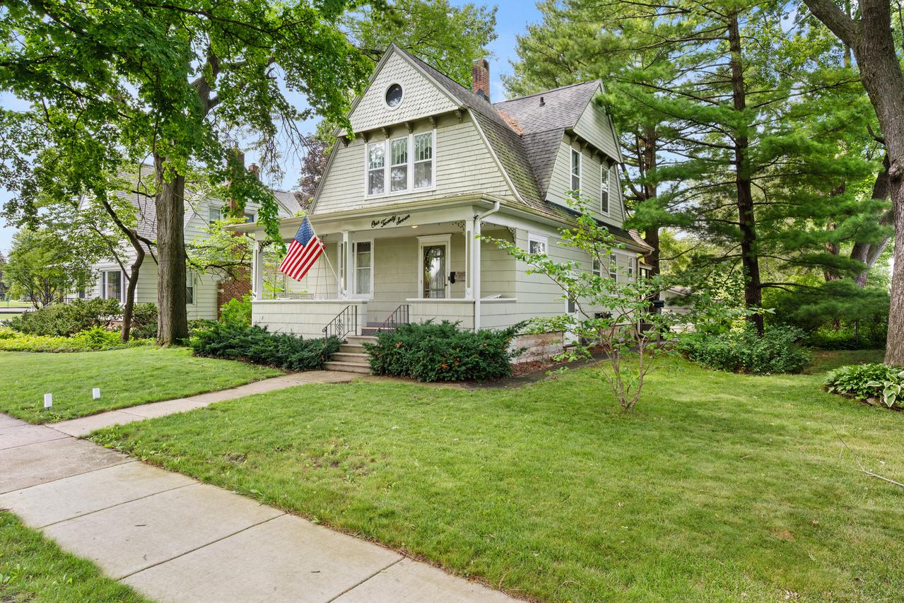 127 Alma St., Sycamore, IL 60178
