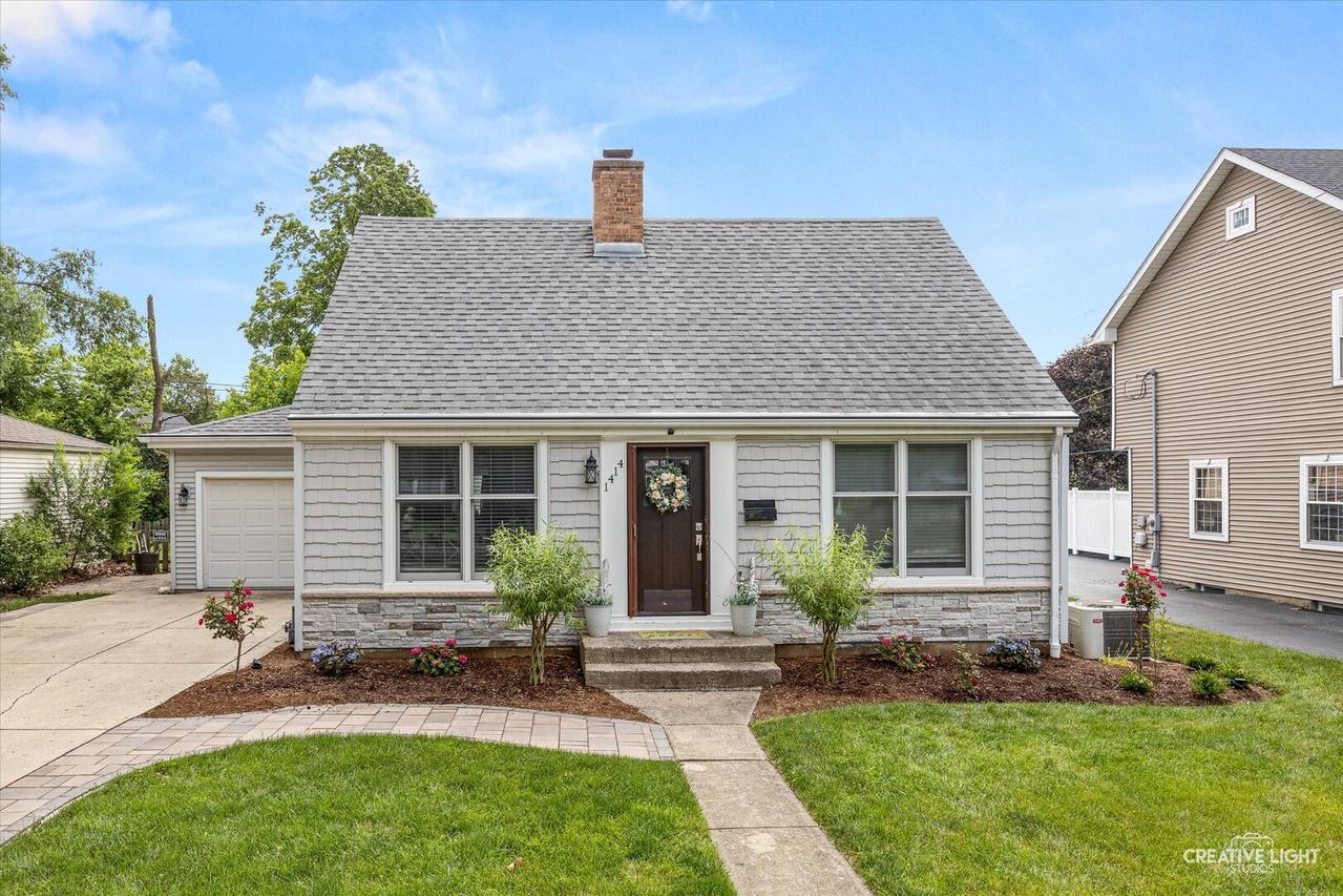 1414 S 4th St., St. Charles, IL 60174