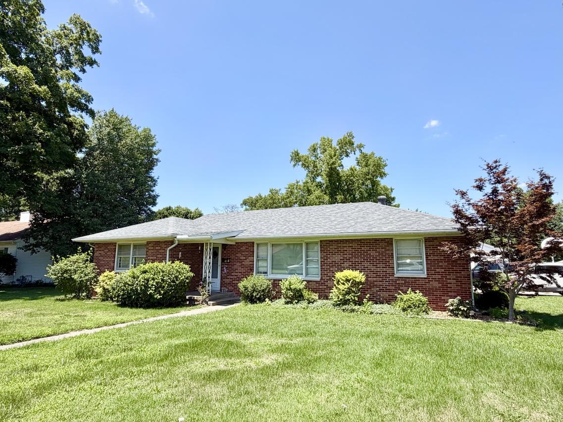 1 Charles Dr., Centralia, IL 62801