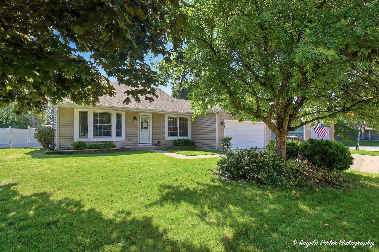 198 S Driftwood Tr., Mchenry, IL 60050