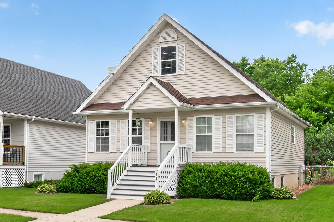 302 8th St., Kirkland, IL 60146