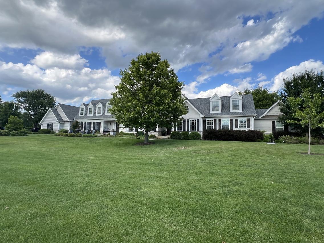6N171 E Ridgewood Dr., St. Charles, IL 60175