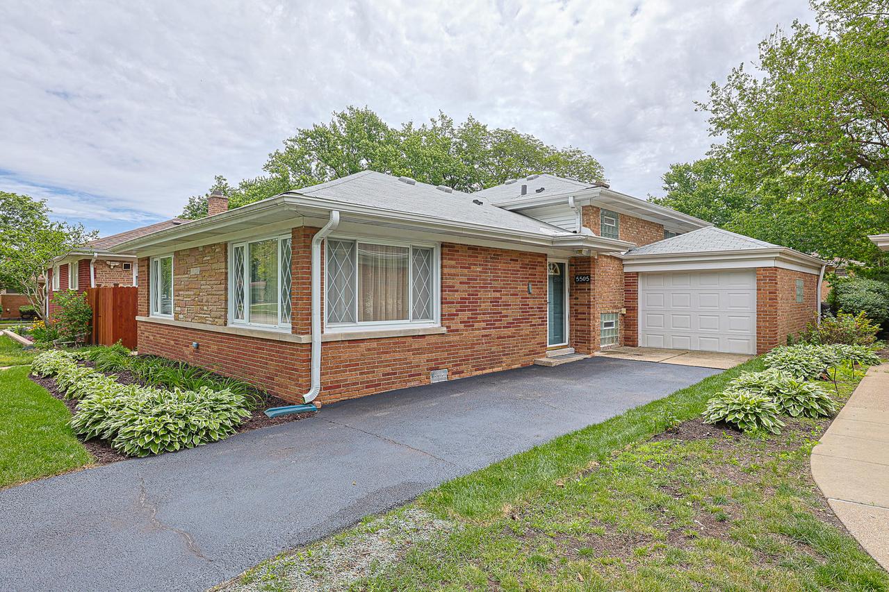 5505 Keeney St., Morton Grove, IL 60053