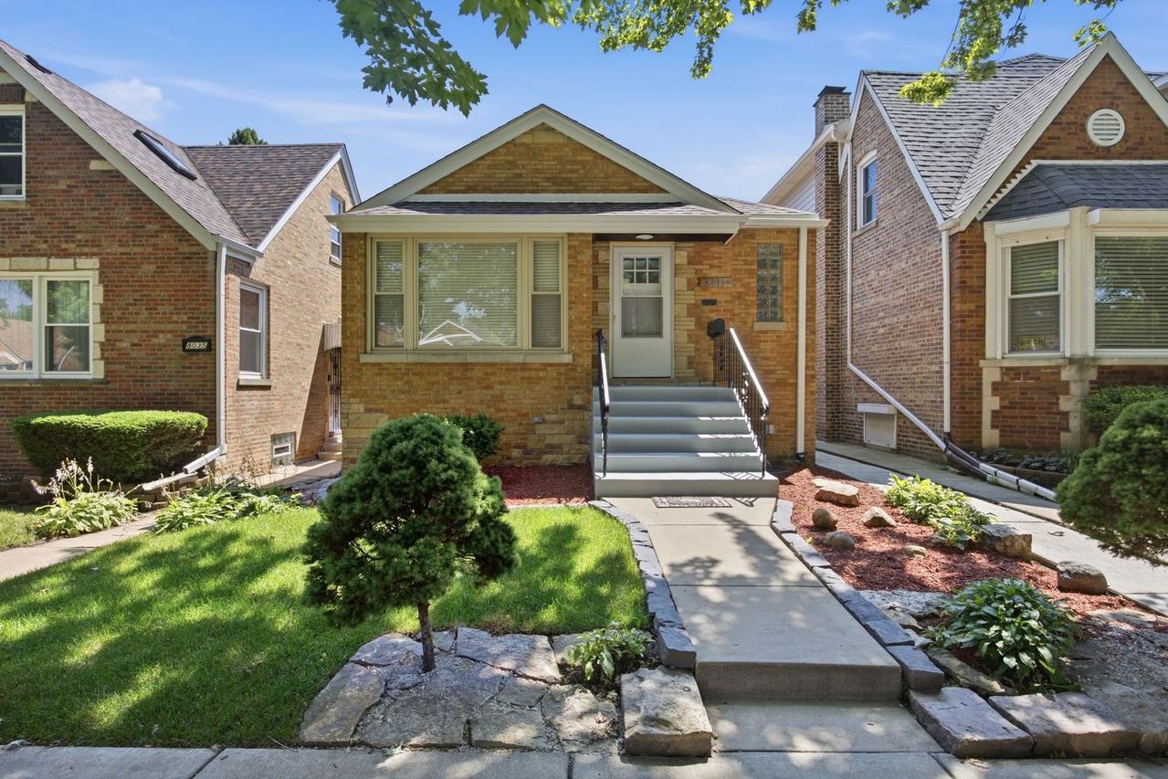 8039 S Campbell Ave., Chicago, IL 60652