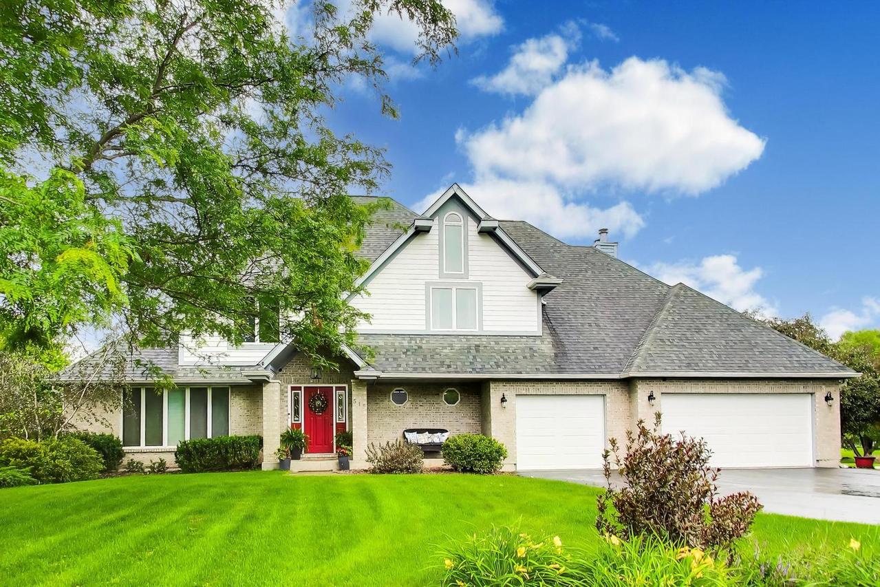 515 Grand Meadow Ln., Mchenry, IL 60051