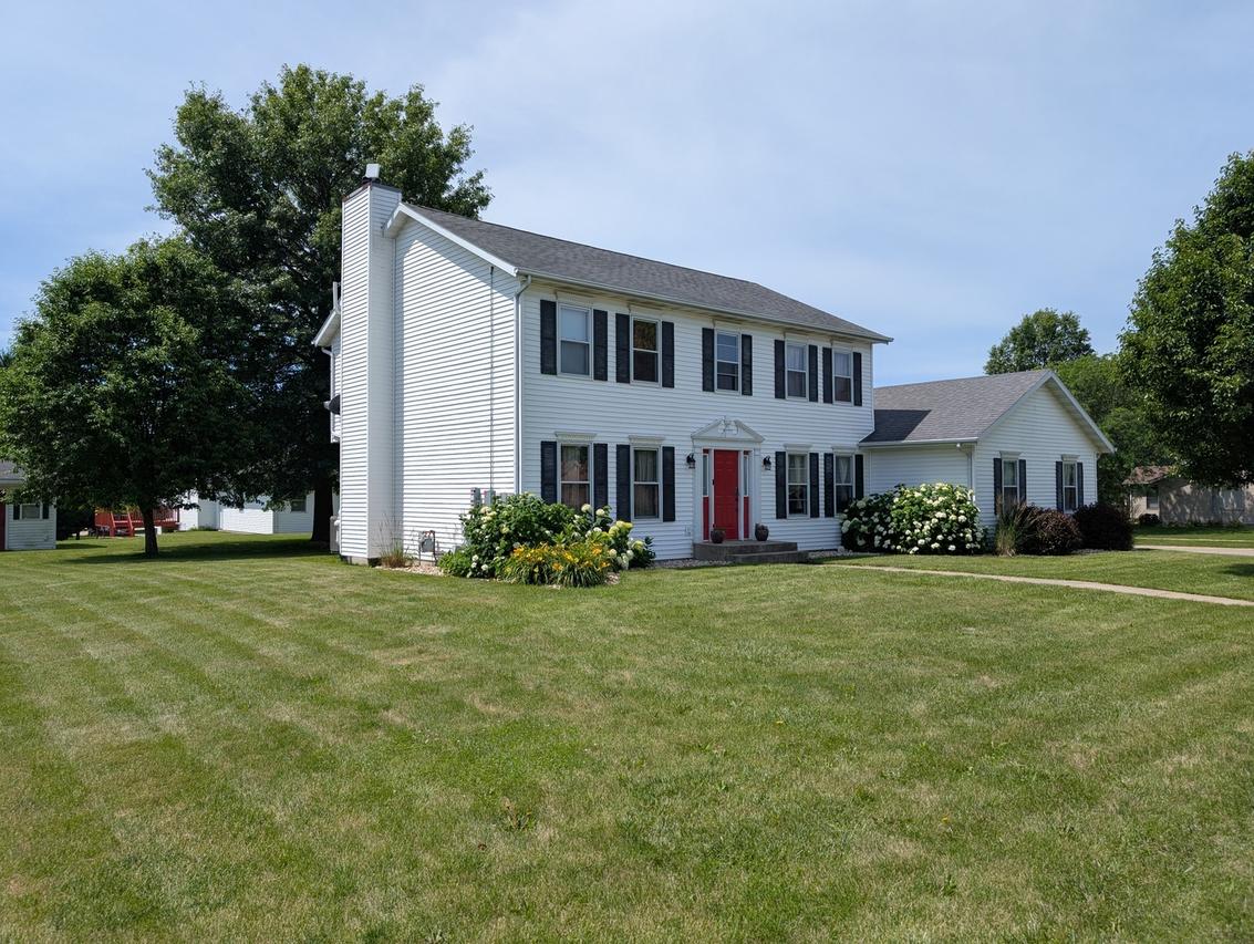 1891 Indian Springs Ct., Freeport, IL 61032