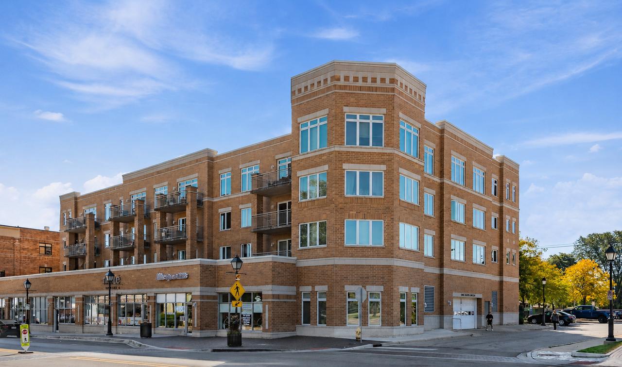 1 S Lincoln Ave. #203, Lombard, IL 60148