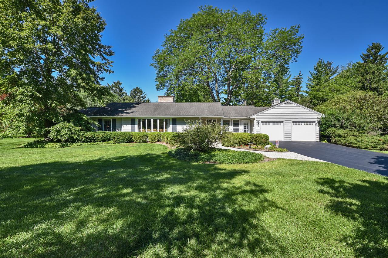 526 Inverway, Inverness, IL 60067