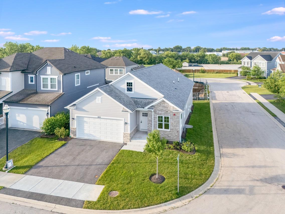 1431 Somerset Pl., Barrington, IL 60010