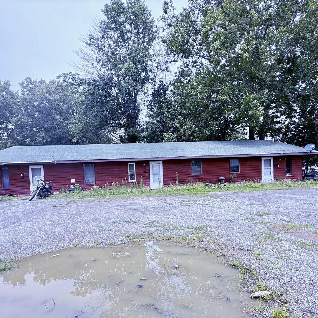114 Clark St., Harrisburg, IL 62946