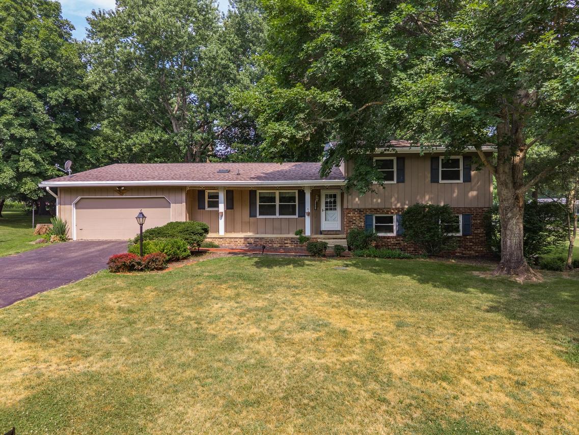 4982 Camelback Rd., Heyworth, IL 61745