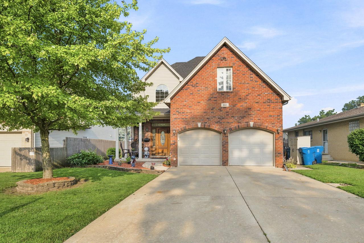 1615 Nicholson St., Crest Hill, IL 60403