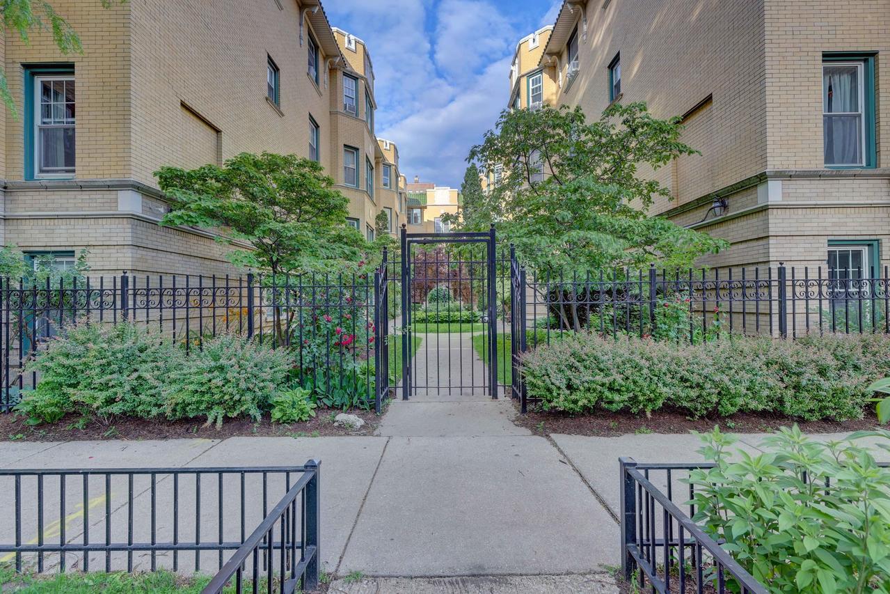 5515 N Winthrop Ave. #3E, Chicago, IL 60640