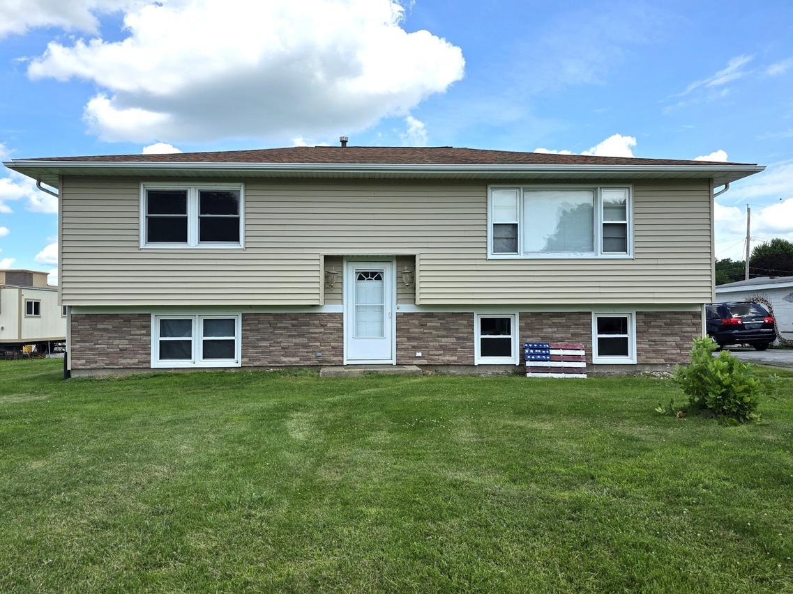 113 1st St., Coal Valley, IL 61240