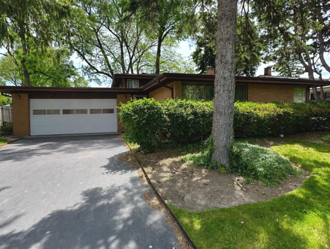 1211 Blackthorn Ln., Deerfield, IL 60015