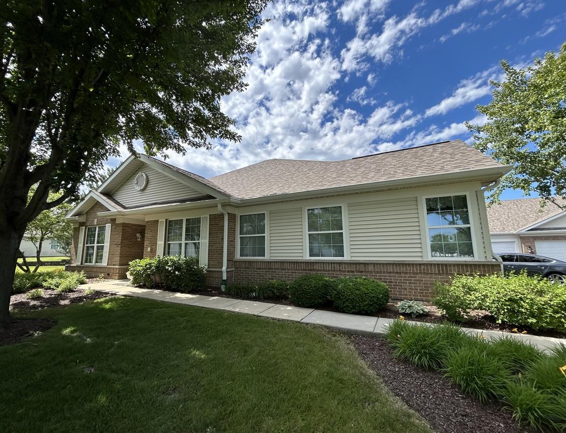 21561 Wolf Lake Ct., Crest Hill, IL 60403