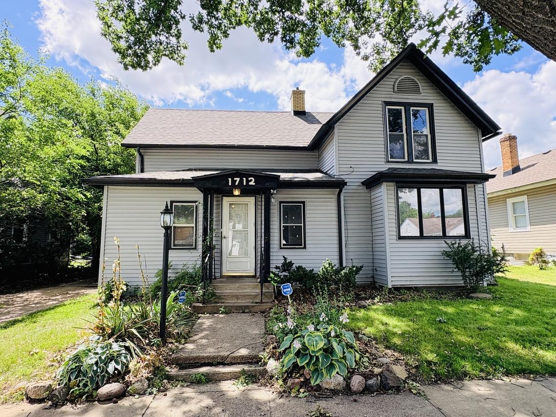 1712 Carney Ave., Rockford, IL 61103
