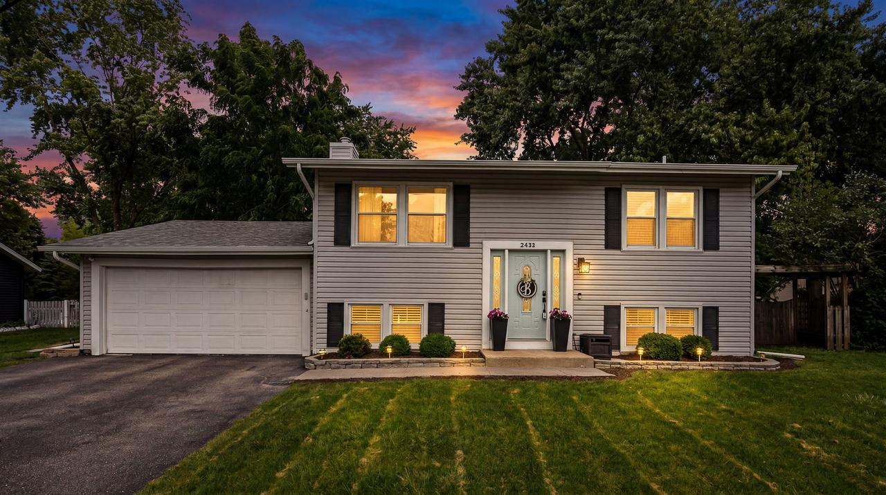 2434 Oakdale Ct., Aurora, IL 60504