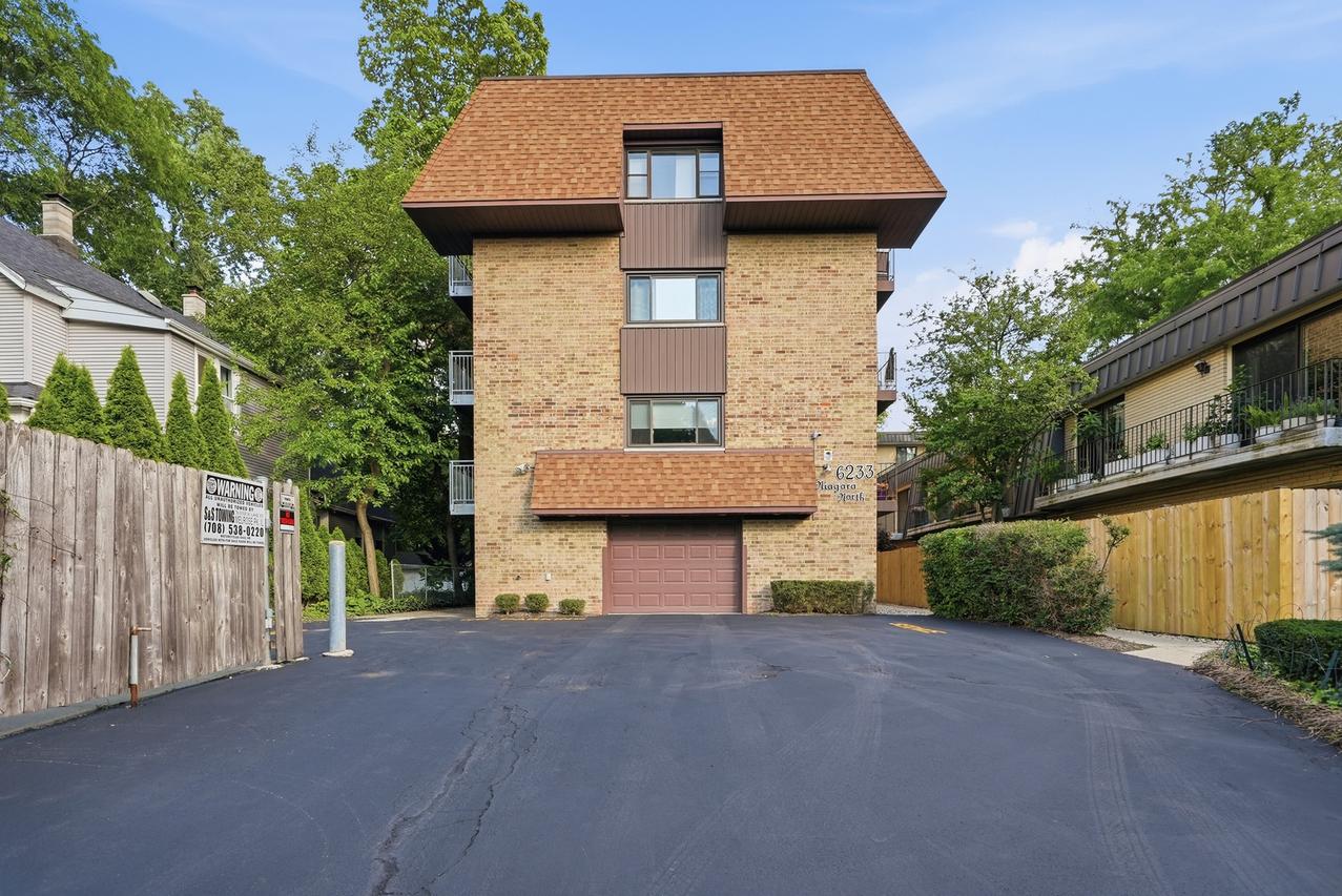 6233 N Niagara Ave. #4A, Chicago, IL 60631